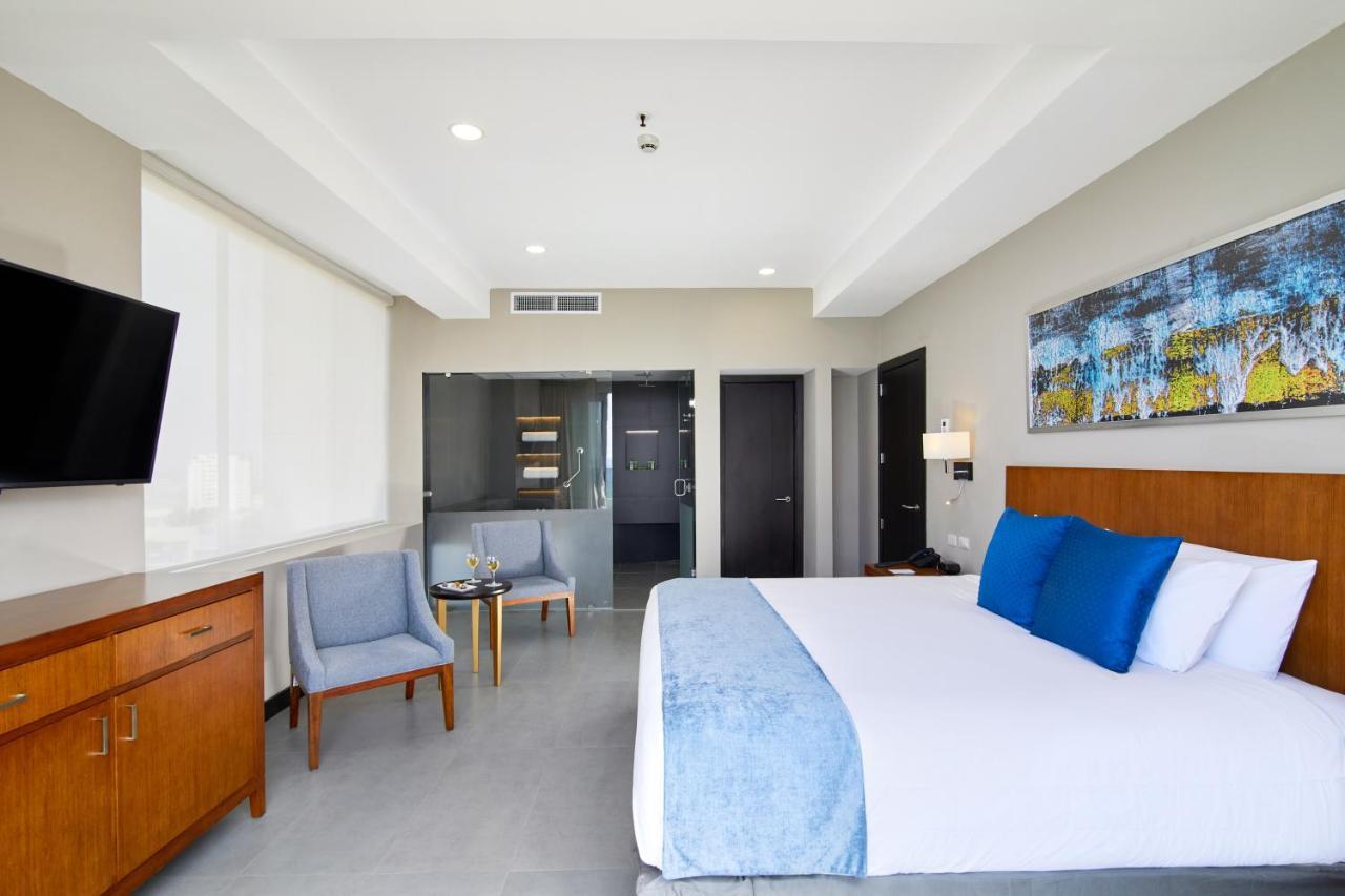 Wyndham Manta Sail Plaza Hotel And Convention Center Kültér fotó